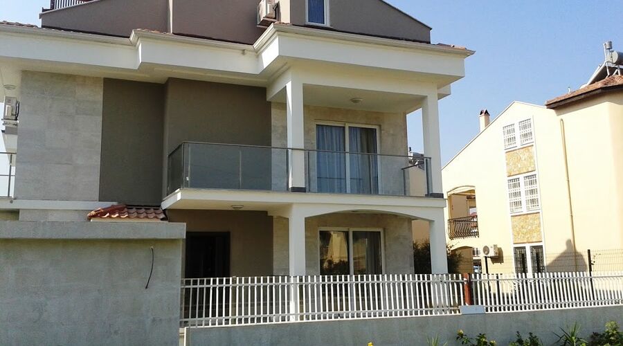 Lighthouse Villa & Apart