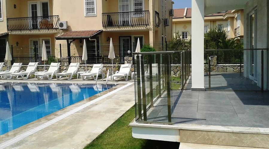Lighthouse Villa & Apart