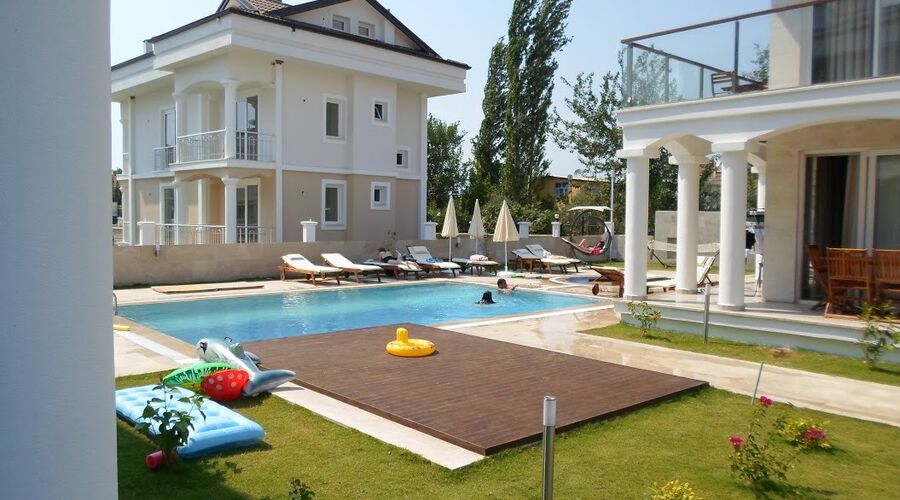 Lighthouse Villa & Apart