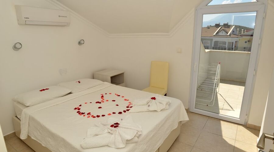 Lighthouse Villa & Apart
