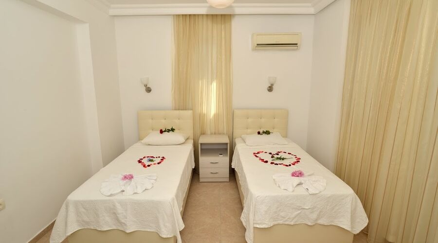 Lighthouse Villa & Apart