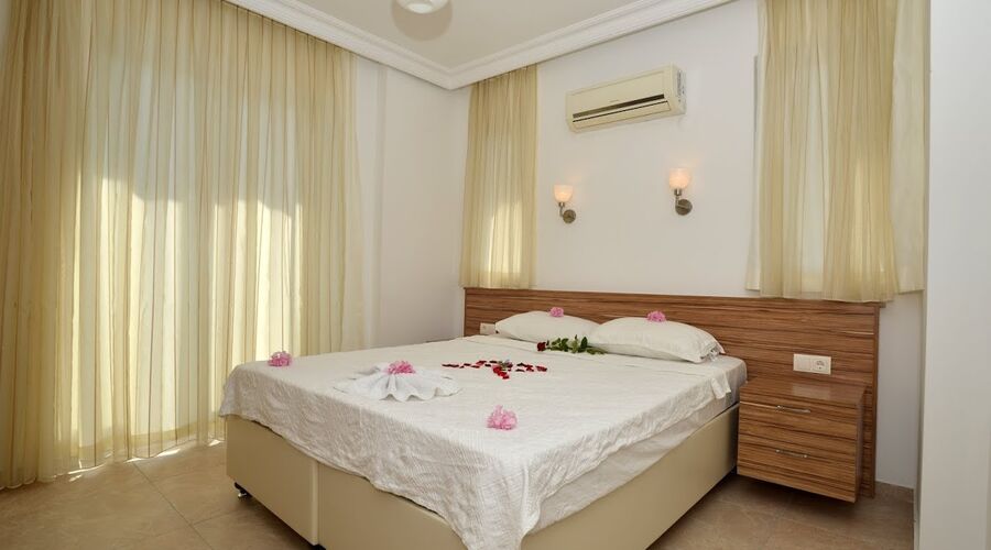 Lighthouse Villa & Apart