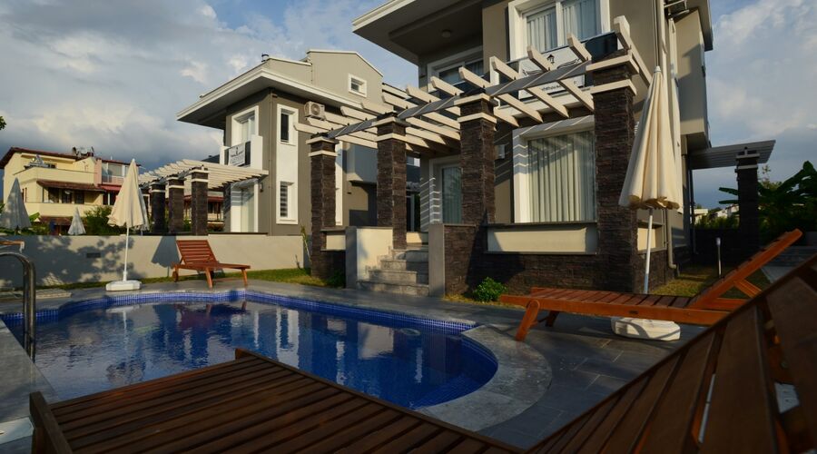 Lighthouse Villa & Apart
