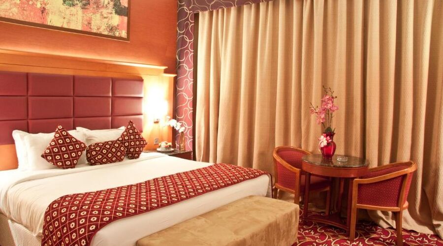 4* Grand Central & 4* Ramee Rose Vb.