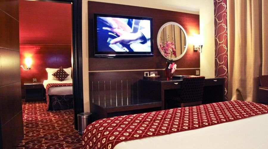 4* Grand Central & 4* Ramee Rose Vb.