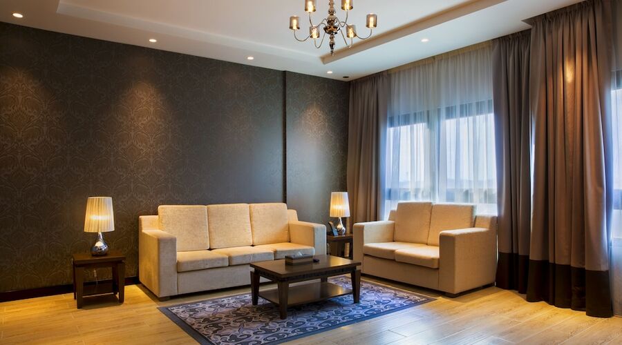 4* Metropolitan Hotel Dubai vb.