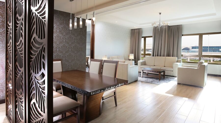 4* Metropolitan Hotel Dubai vb.