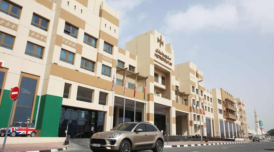4* Metropolitan Hotel Dubai vb.