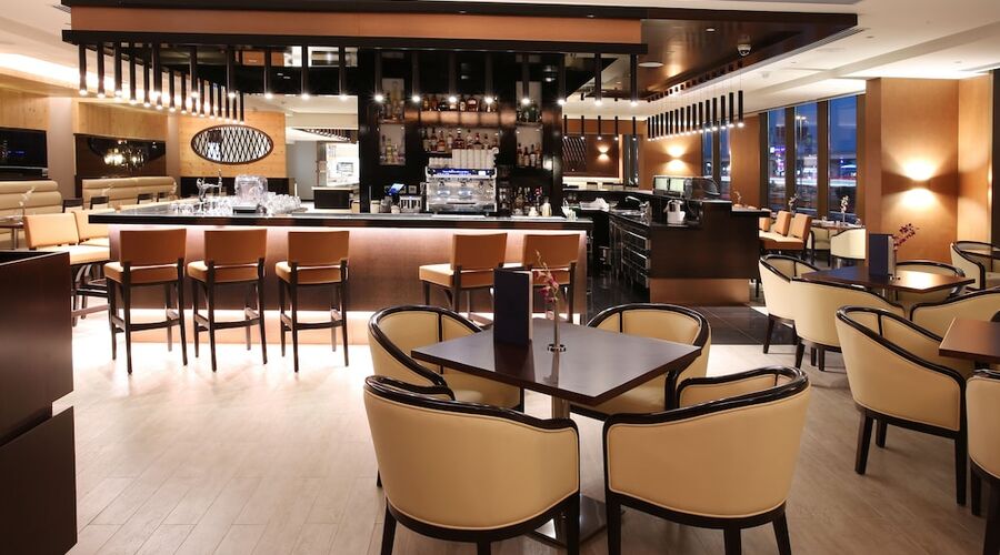 4* Metropolitan Hotel Dubai vb.