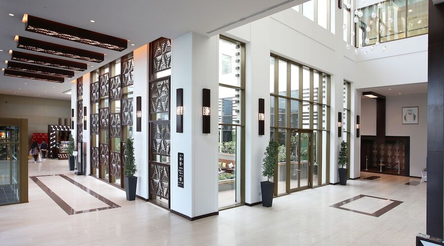 4* Metropolitan Hotel Dubai vb.