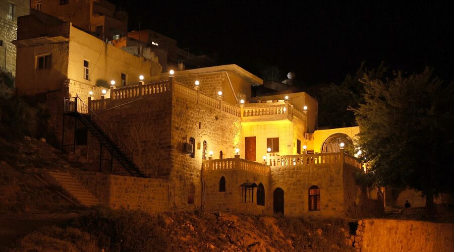 Hakanbey Konağı