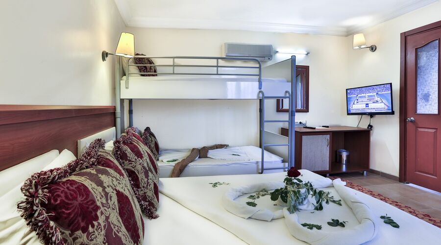 Club Familia Çeşme