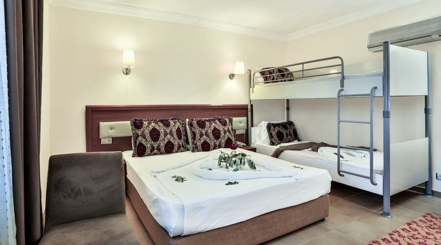 Club Familia Çeşme