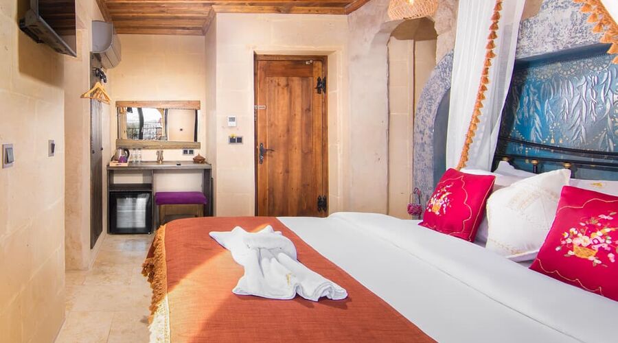 Alika Castle House