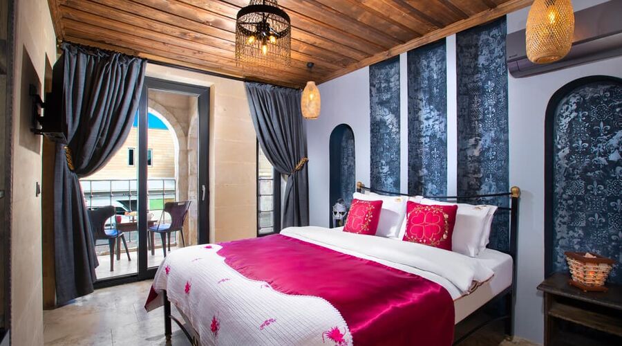 Alika Castle House