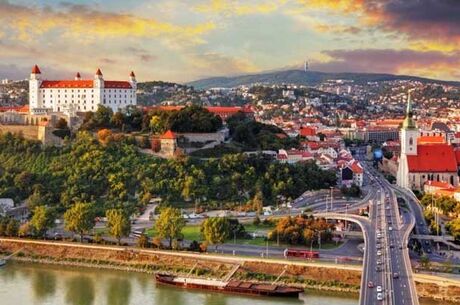 Mega Orta Avrupa Turu Türk Havayolları ile 7 Gece 8 Gün (SZG-BUD) IS001